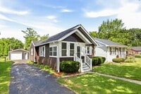 Building Photo - Move-In Ready 3 Bedroom with Fenced Yard & Garage!