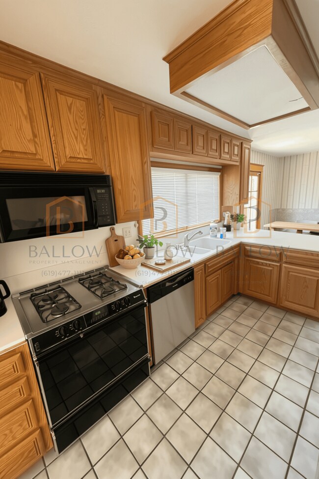 Building Photo - 10045-47 Woodpark Dr