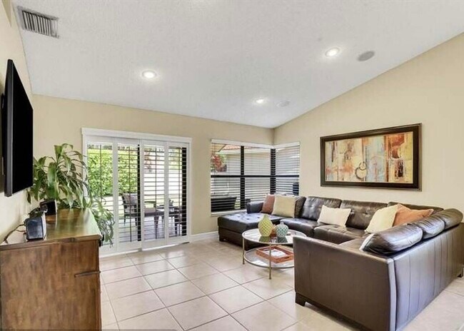 Building Photo - 10552 Santa Laguna Dr