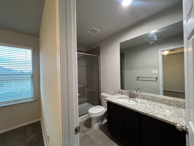 Building Photo - Luxury 3/2 Townhouse in Seguin, TX