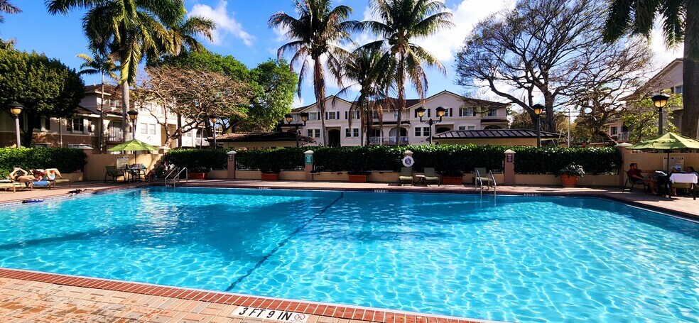 Building Photo - 8858 W Flagler St