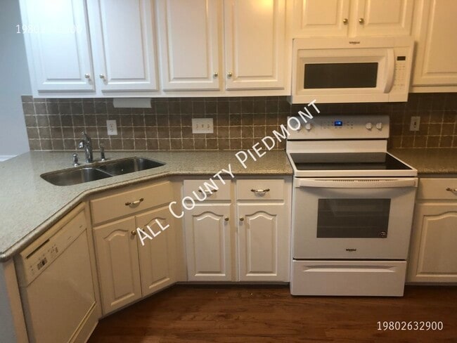 Building Photo - 509 Scarboro Ln