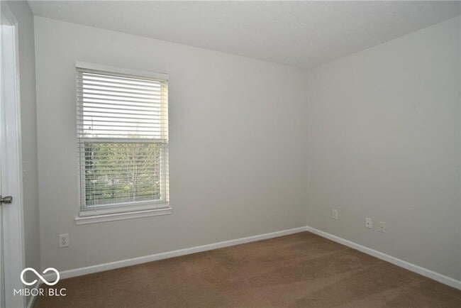 Building Photo - 5742 Cantigny Way N