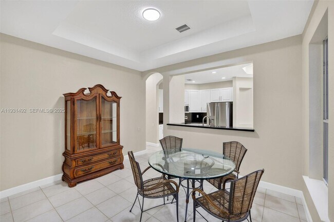 Building Photo - 940 Harbor View N