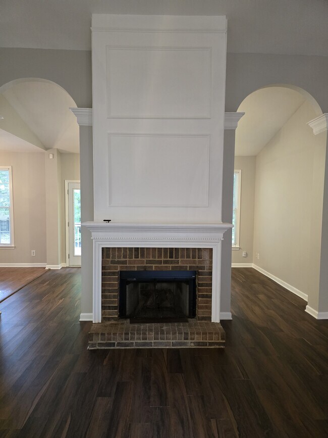 Building Photo - 7803 Harrington Woods Rd