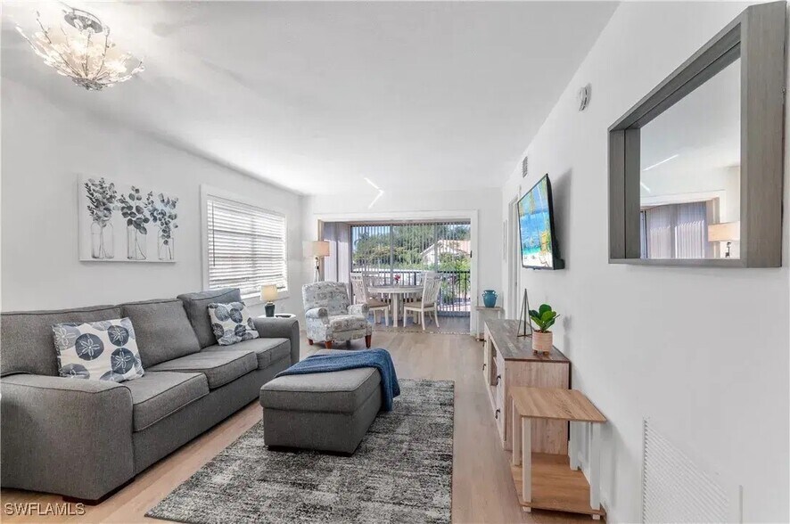 Living Room to Lanai - 5 High Point Cir W