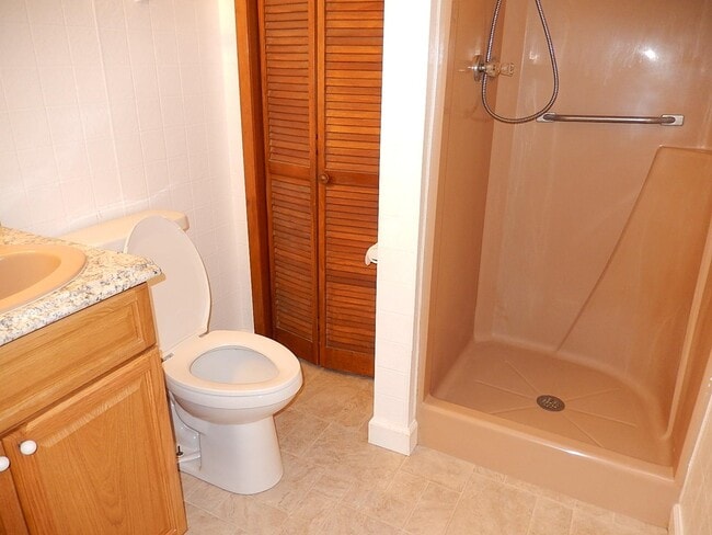 Building Photo - 171 Bear Creek Rd