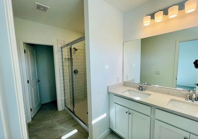 Building Photo - 27869 Solis Grande Dr