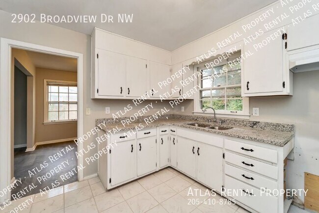 Building Photo - 2902 Broadview Dr NW