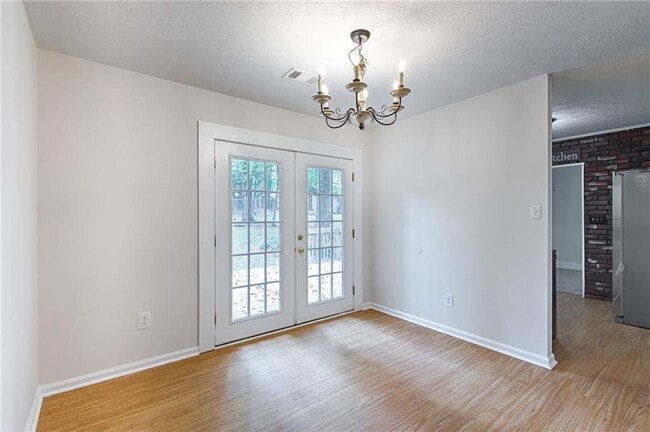 Building Photo - 1006 Hampton Ct NW