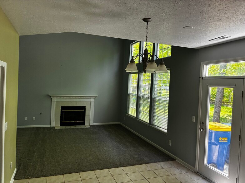 Building Photo - 12647 Gunnison Dr