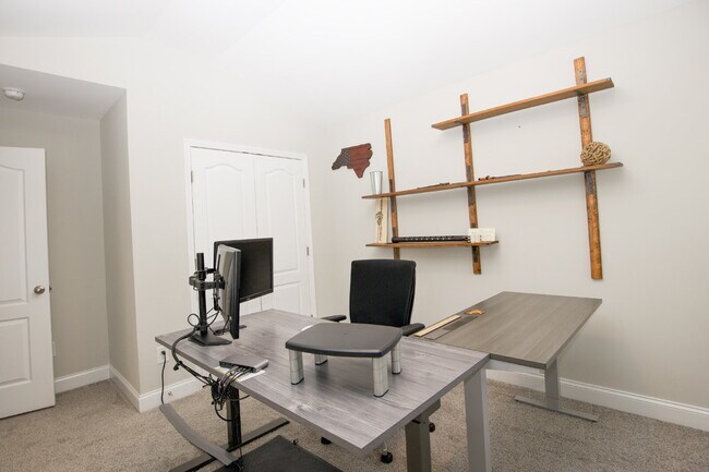 Building Photo - "Spacious 4-Bedroom Home with 2.5 Baths in...