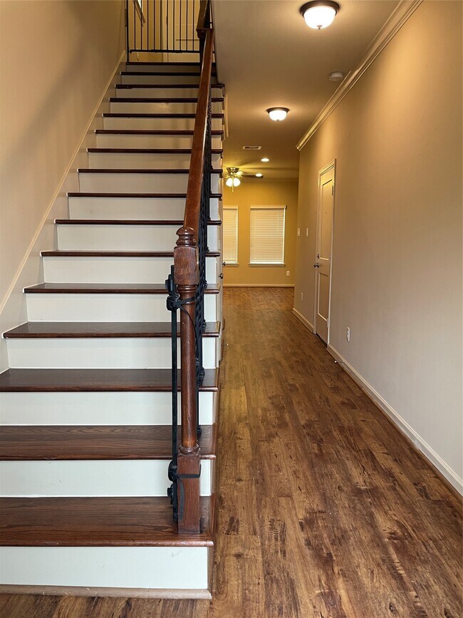 Building Photo - 26148 Avenue E