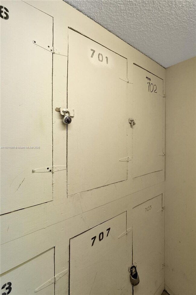 Building Photo - 2401 S Ocean Dr