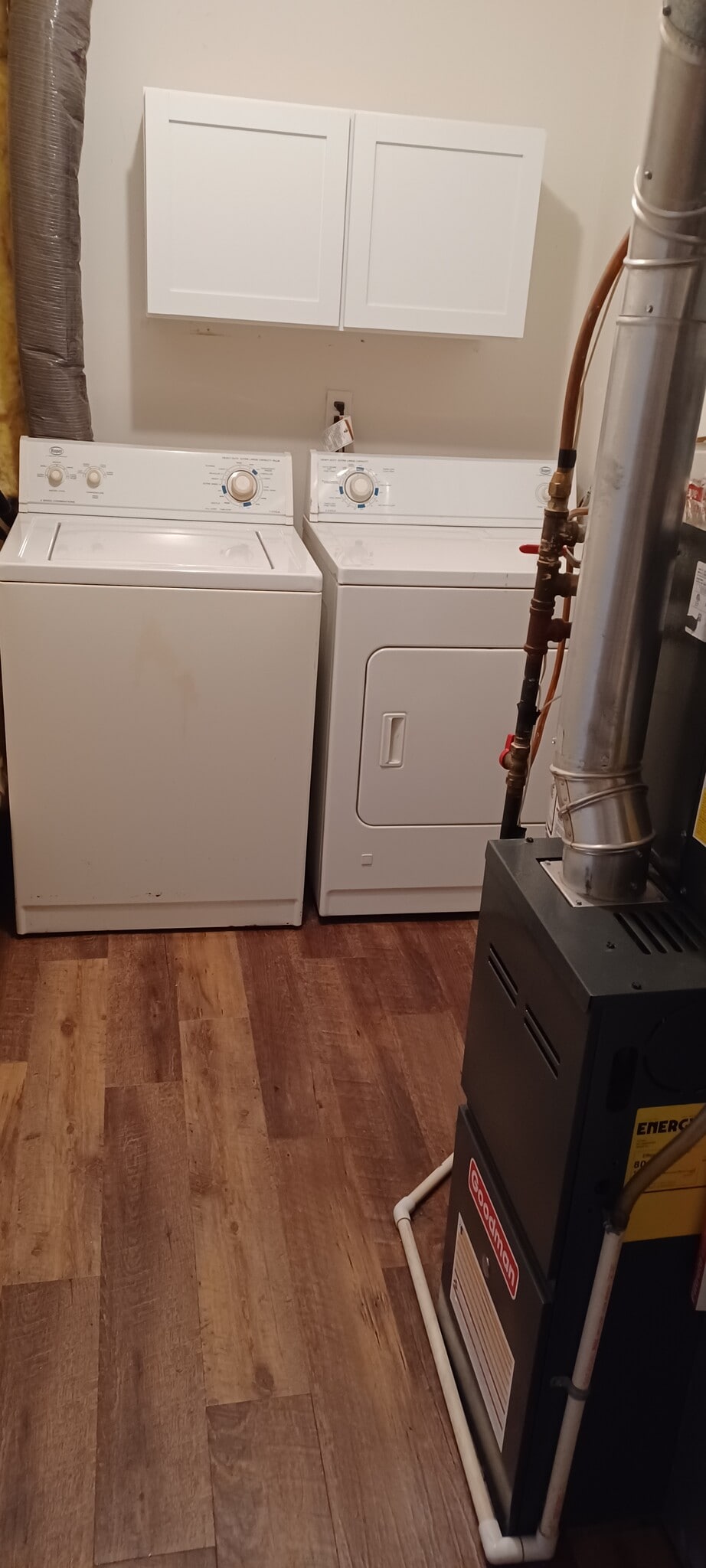 Laundry - 8705 Glasgow Ln