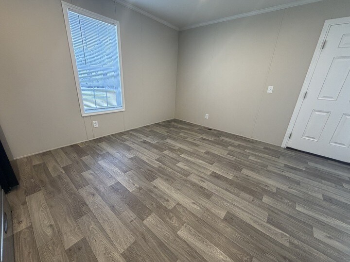 Building Photo - 15974 Villaire Ave