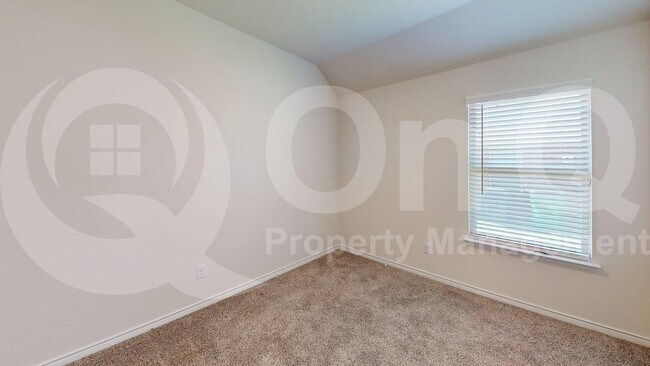 Building Photo - 402 Cliffmere Dr