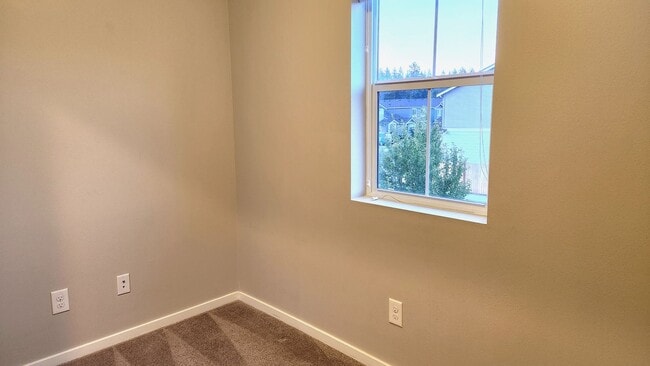 Building Photo - Luxury living in Lacey!