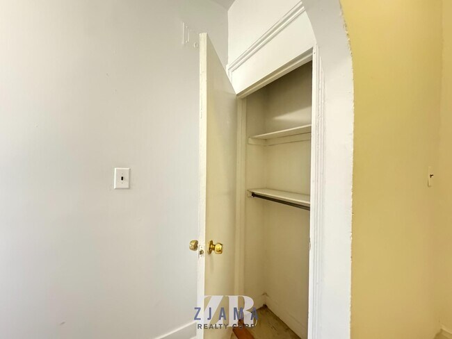 Building Photo - 1047 Bedford Ave