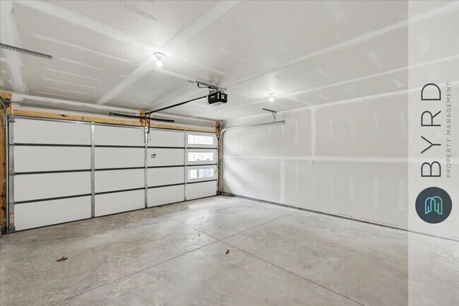 Building Photo - 231 Golden Haze Aly