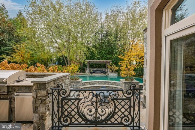 Building Photo - 8305 Fox Haven Dr