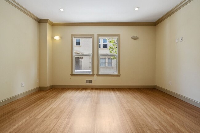Building Photo - Heart of Hayes Valley - Updated 3 Bed, 2 B...