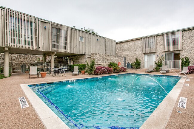 Building Photo - 4500 Westridge Ave