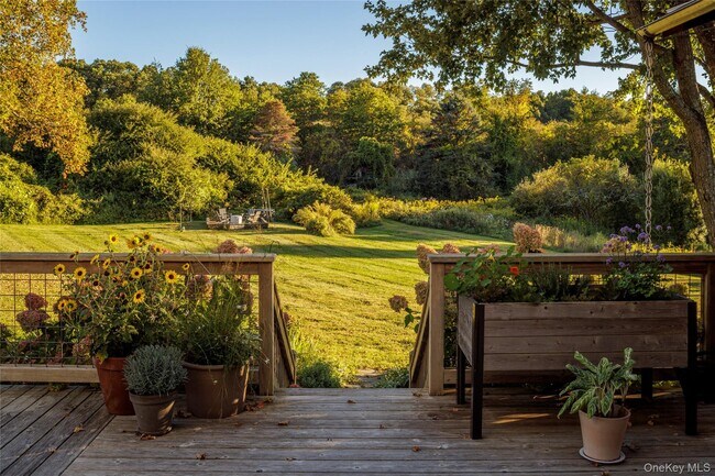 Building Photo - 108 Wey Rd