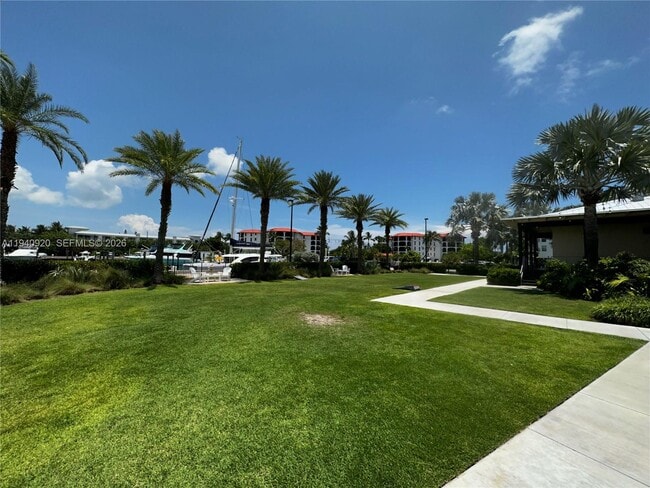 Building Photo - 1998 Overseas Hwy