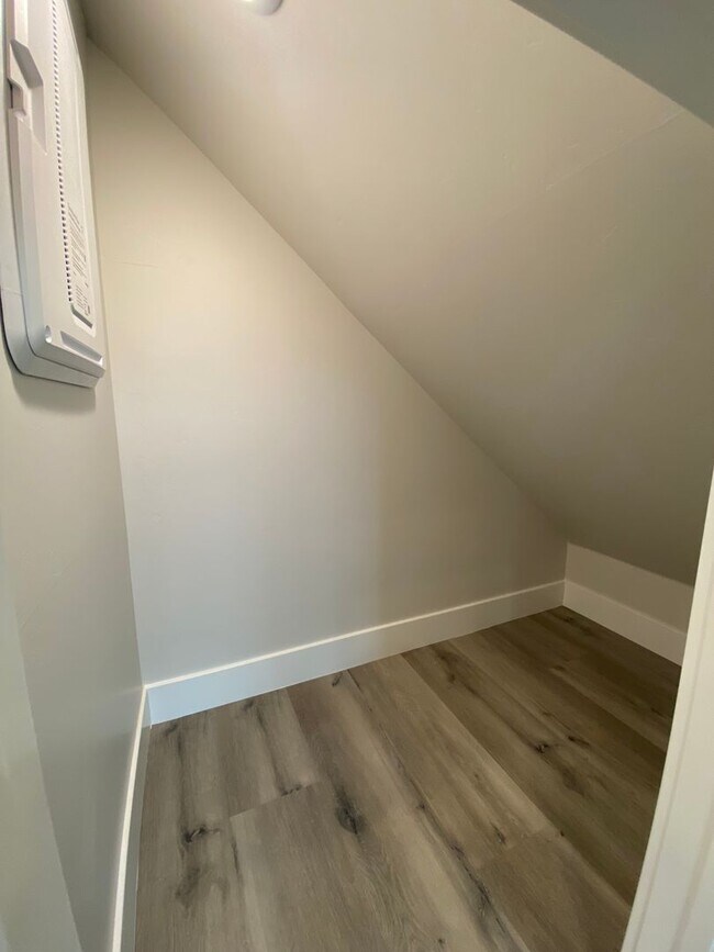 Building Photo - Mustang Townhome!!