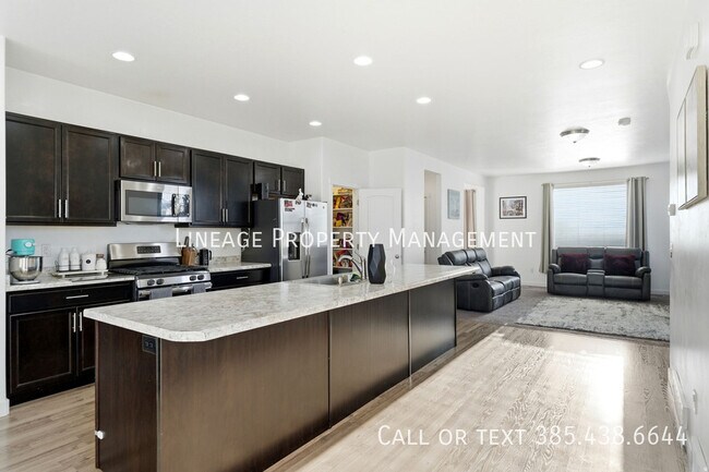 Building Photo - 10847 Big Meadow Dr