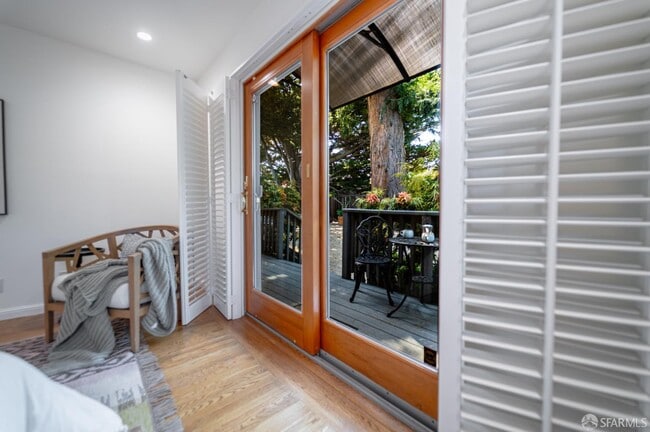 Building Photo - 2514 Alameda de las Pulgas