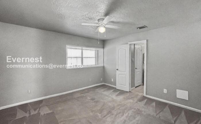 Building Photo - 15915 Rosebriar Dr