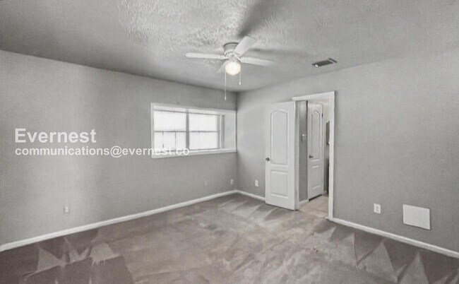 Building Photo - 15915 Rosebriar Dr