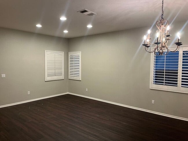 Building Photo - 35736 Emily Ave