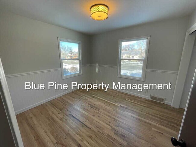 Building Photo - 232 E 16th St