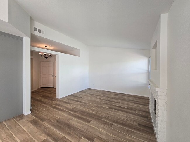 Building Photo - Charming Single Story Home in Mission Grove