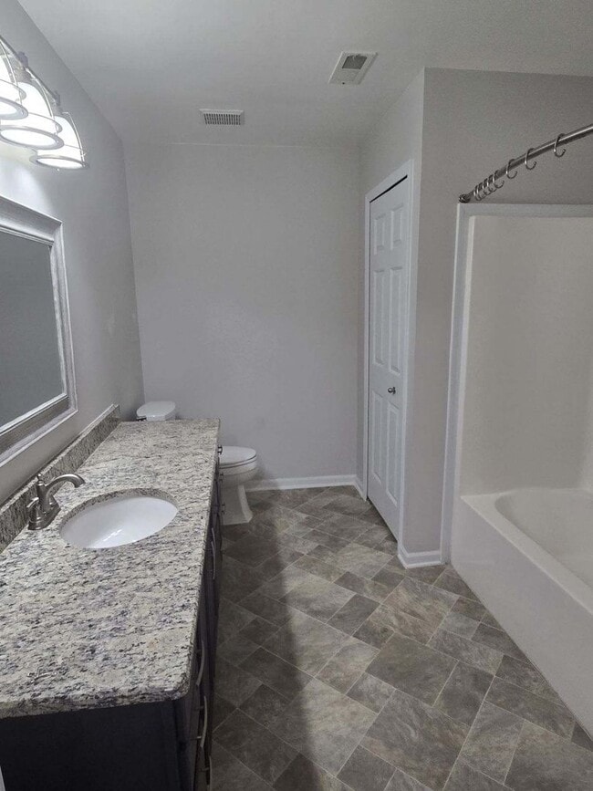 Building Photo - 3 BEDROOM 3 BATHROOM CONDO IN BELLEVILLE A...