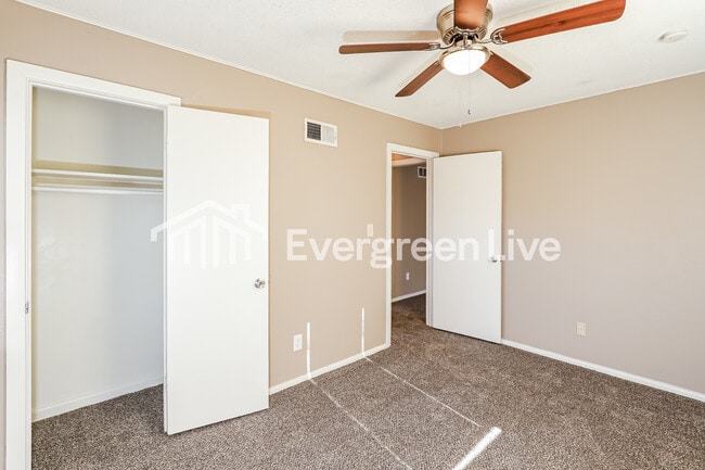 Building Photo - 10008 E 78 Terrace