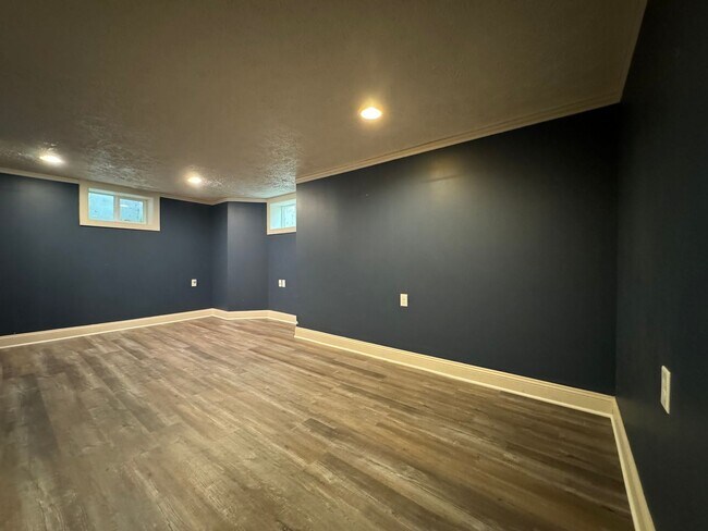 Building Photo - Home for Rent!