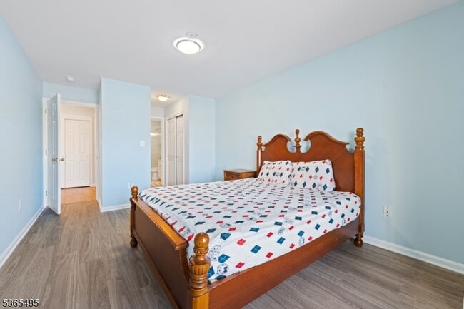 Building Photo - 904 Rhoads Dr