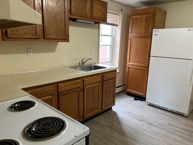 Building Photo - 848 Blunston St