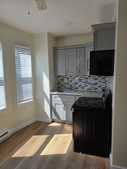 Building Photo - 5375 Wingohocking Terrace