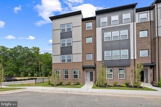 Building Photo - 9942 -A Count Fleet Cres
