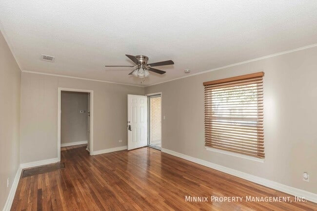 Building Photo - 3001 S Monroe St