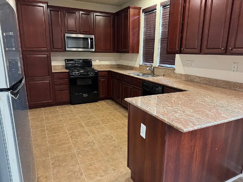 Building Photo - 88 Sluice Way