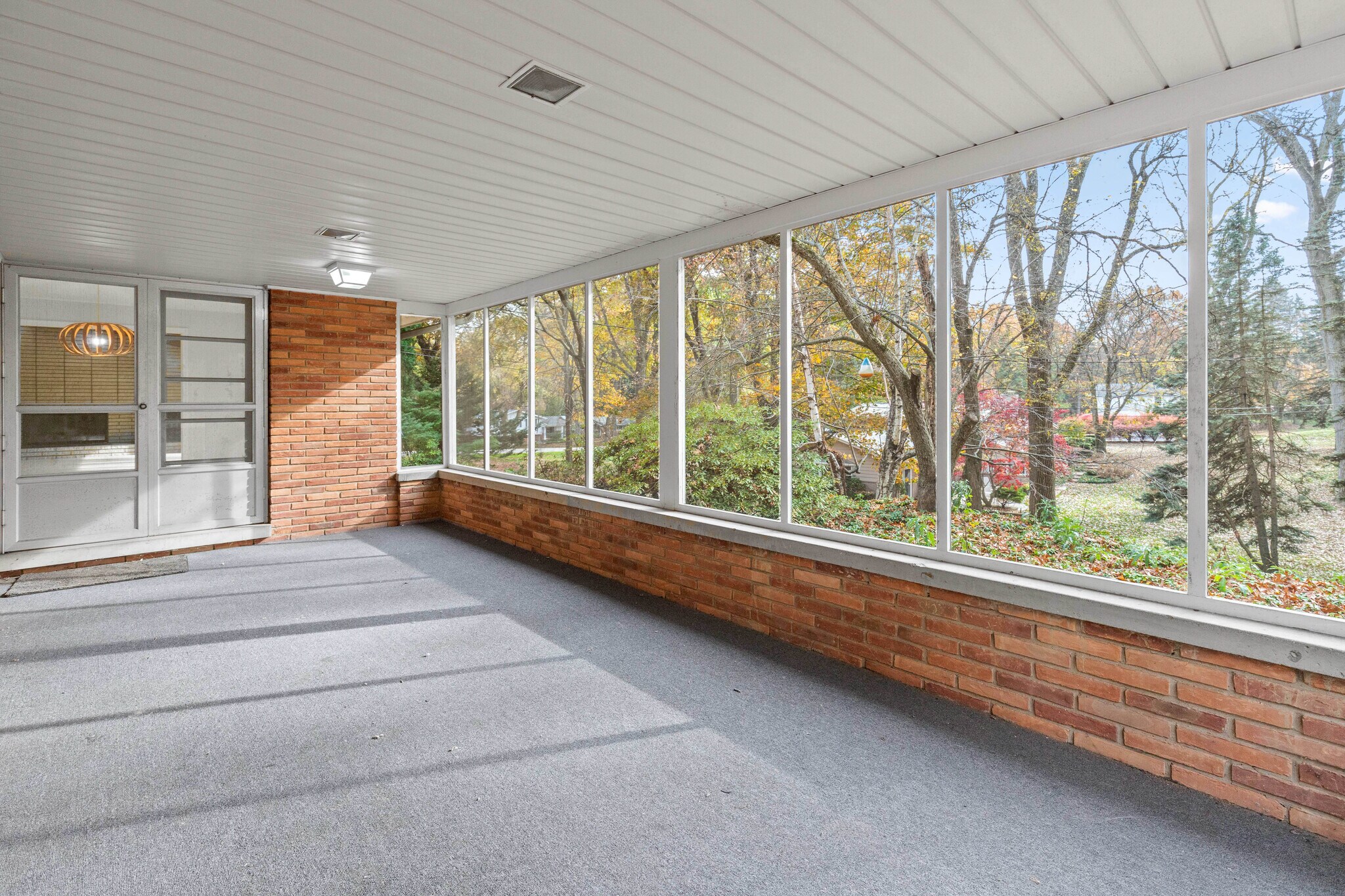 Building Photo - 4966 Whispering Pine Ln