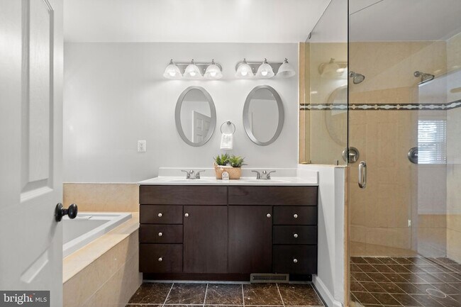 Building Photo - 1726 Baldwin Dr