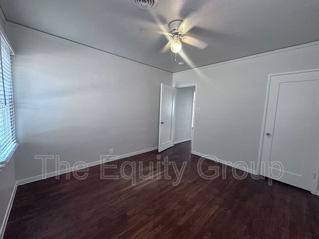 Building Photo - 1610 W College Ave