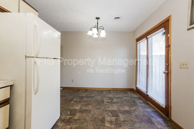 Building Photo - 537 Scott County Rd